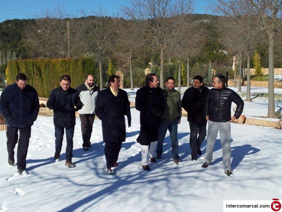 El diputado de Medio Ambiente Miguel Zaragoza visito ayer el Espacio Natural de Casa Tápena acompañado por el alcalde de Onil