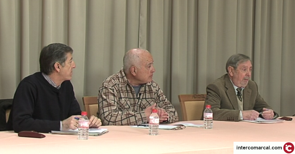La tertulia política analiza temas de interés local y general
