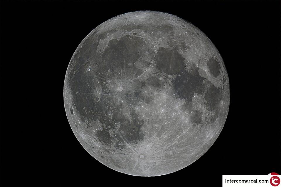 OBSERVACIÓN DE LA LUNA LLENA MÁS GRANDE DEL AÑO