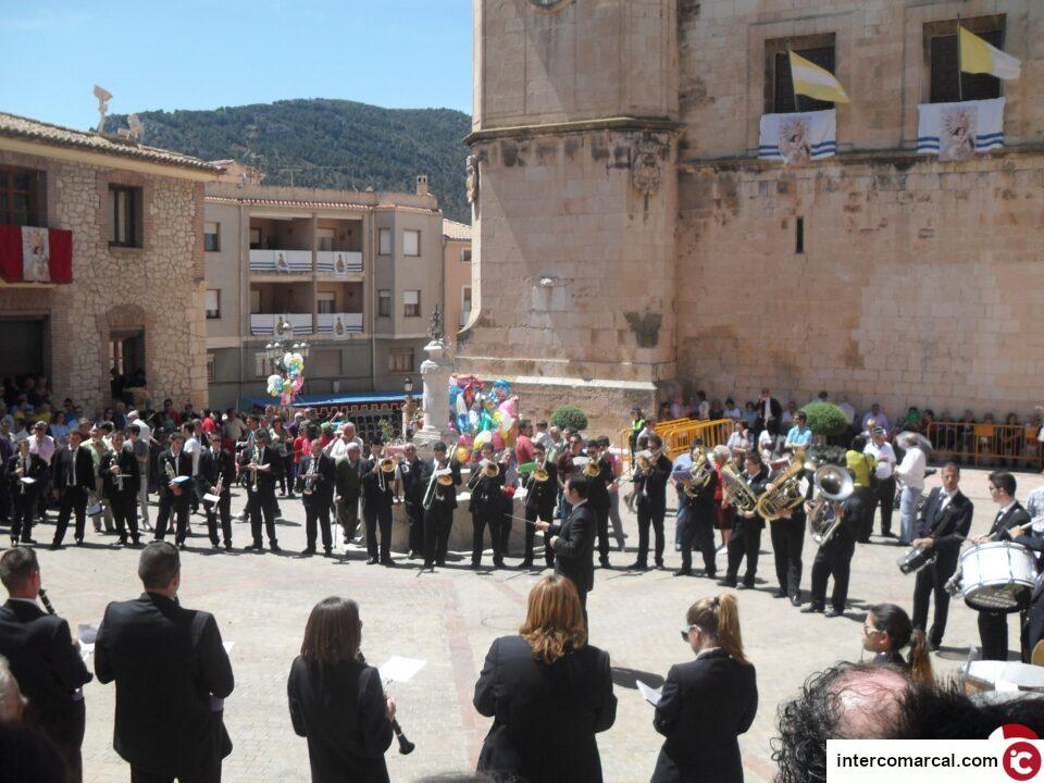Biar en Fiestas. El tiempo acompaña en el rezo del Ángelus