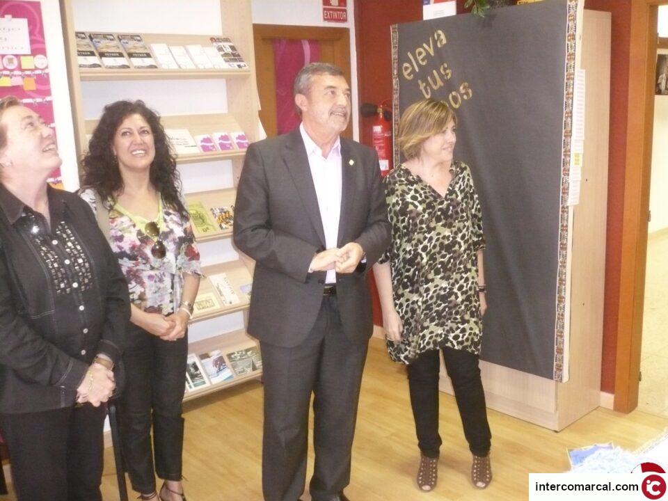 La Tourist Info de Petrer se viste de gala de cara a las fiestas de Moros y Cristianos