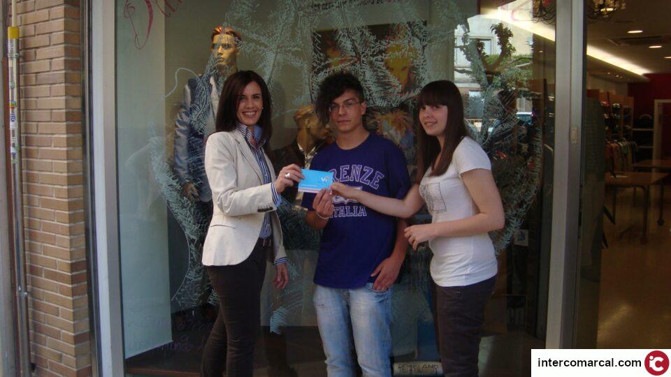 Los cuatro ganadores de los escaparates Inspirados por mamá recogen su premio