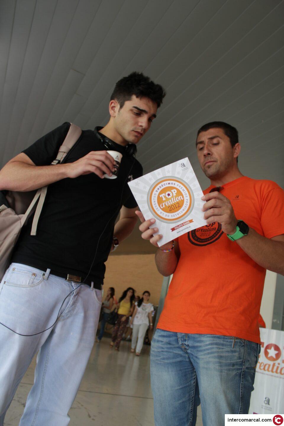 La Diputación de Alicante ha realizado esta mañana diversas acciones promocionales para impulsar los Premios Provinciales entre los estudiantes