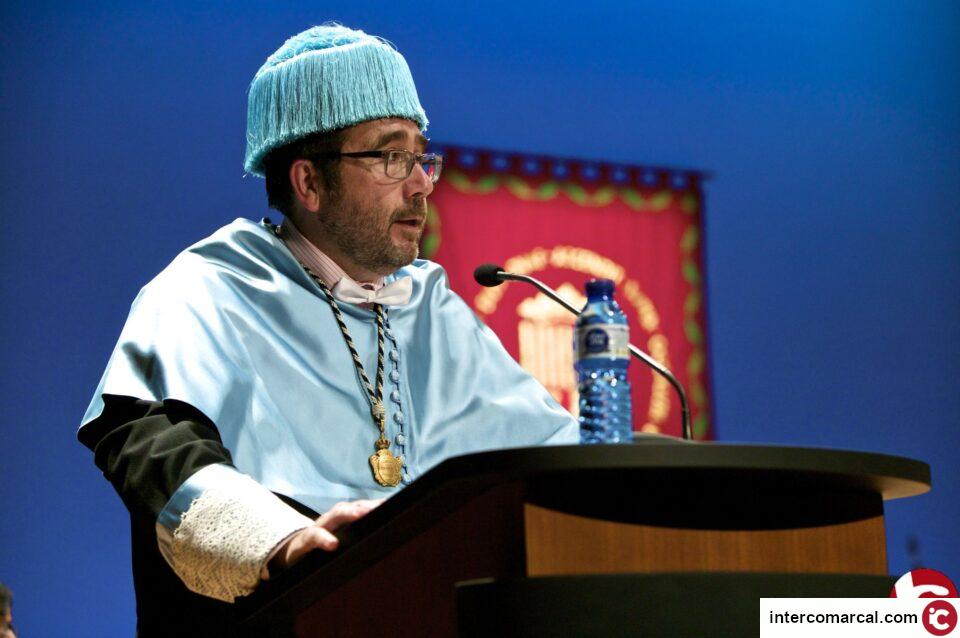 La Universidad de Alicante gradúa 262 nuevos docentes en un emotivo y multitudinario acto