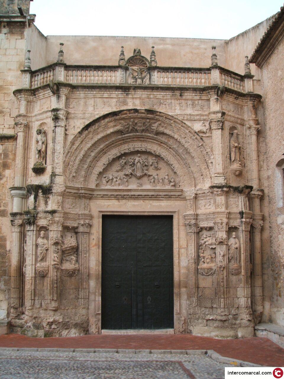 Se avanza un paso para la rehabilitación la portada de la Iglesia parroquial de Nuestra Señora de la Asunción. Patrimonio valora el mal estado de la misma
