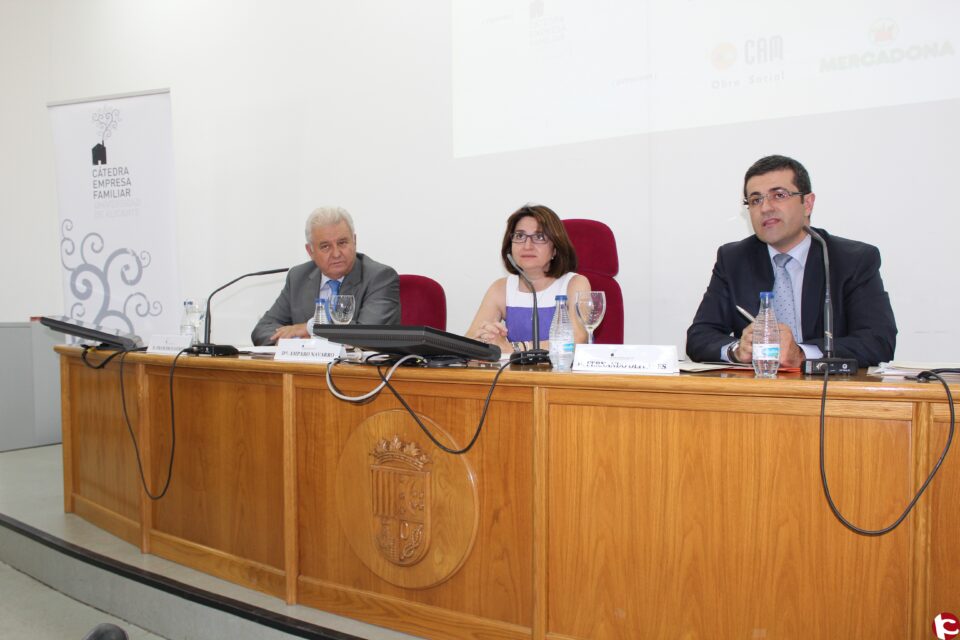 La UA clausura el curso La Empresa Familiar potenciando la innovación y la creatividad como motor de éxito empresarial