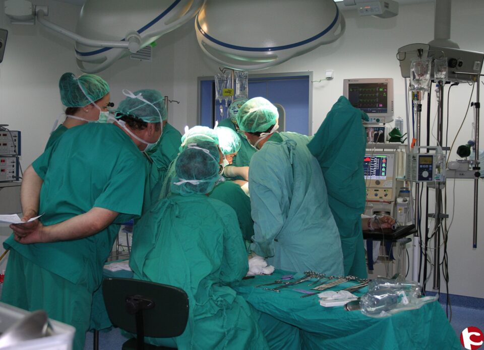 El Hospital de Elda realiza la primera vulvectomía radical con el apoyo de especialistas del General de Alicante