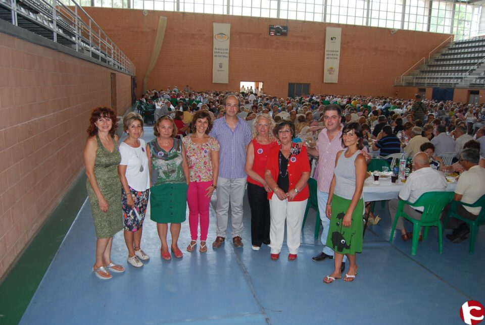 Más de 800 personas participan en la tradicional comida de la Unión Democrática de Pensionistas (UDP)