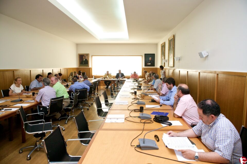 Los representantes de los Colegios Profesionales de la provincia se reúnen con el equipo directivo de UA
