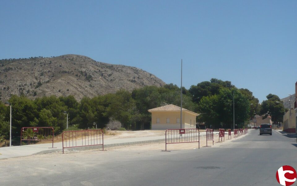 VERDS-COMPROMÍS de PETRER: Los árboles de la petanca de Petrer se salvan