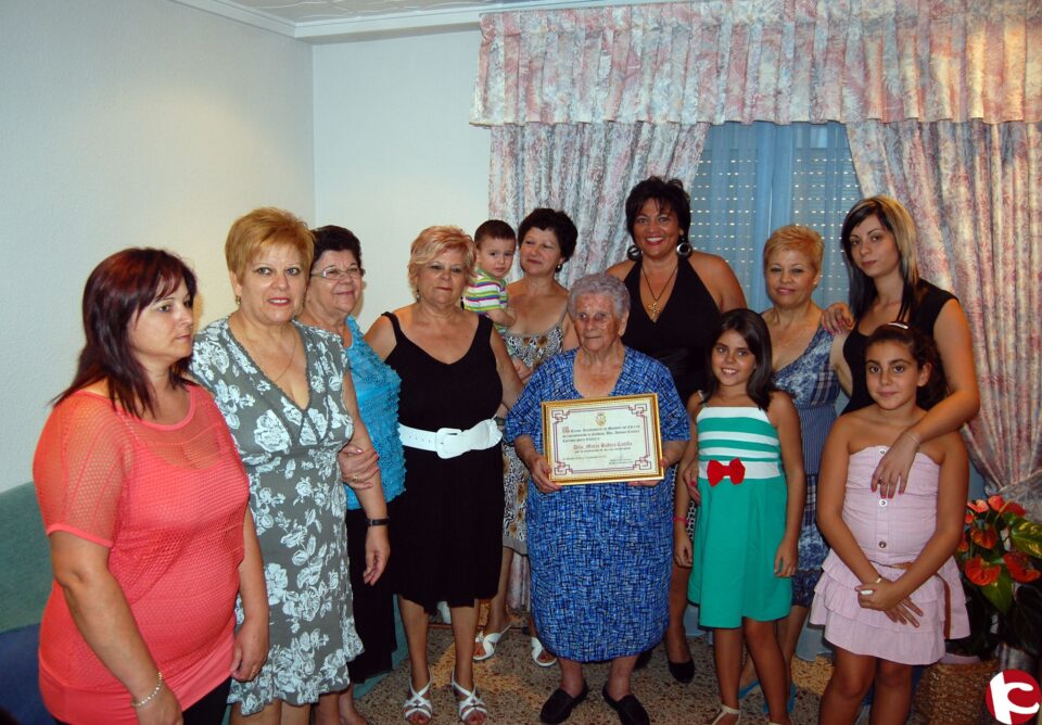 Ayto de Monforte del CId: Visita de la alcaldesa a María Rubira