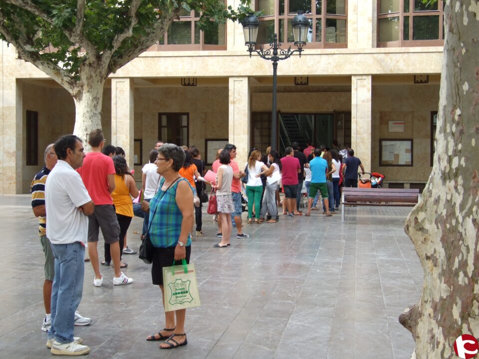 LAS BOLSAS DE EMPLEO RECIBEN CASI 4.000 SOLICITUDES EN 10 DÍAS.