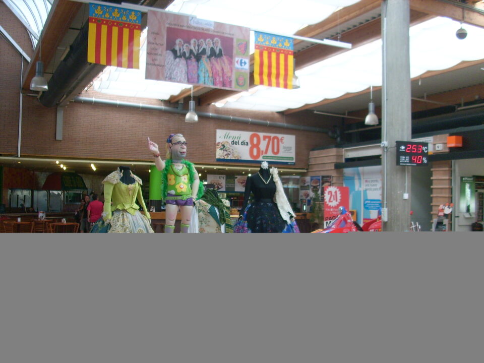 EXPOSICIÓN DE TRAJES DE FALLAS