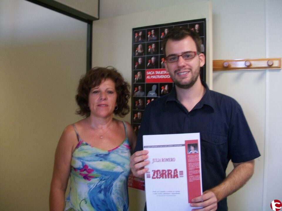 El próximo jueves día 20 de noviembre la escritora Julia Romero presentará en Petrer su obra ¡¡¡Zorra!!!