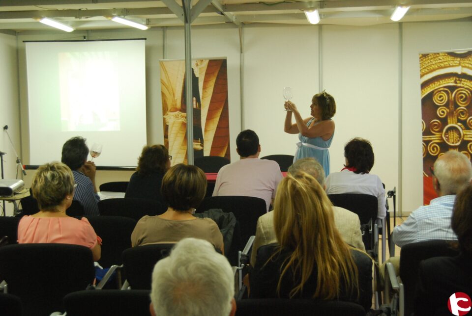 Petrer promociona sus virtudes en la "I Feria de Interior de Villena"