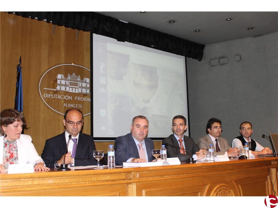 El rector asiste en Albacete a la presentación de los últimos hallazgos arqueológicos en Libisosa