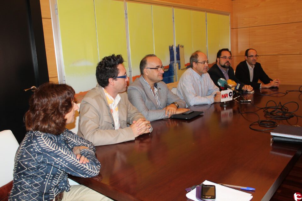 Antonio Martínez Puche presentado como candidato a director de la Sede Universitaria de Villena