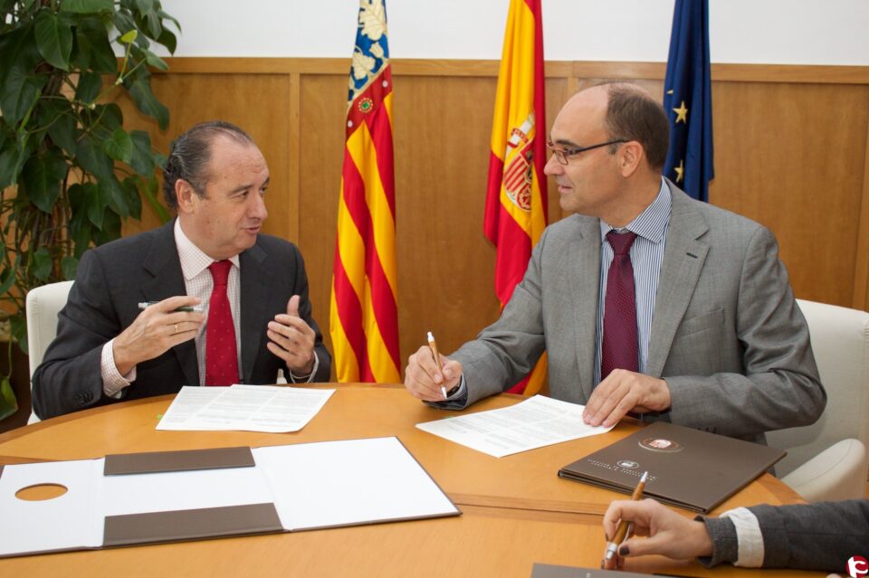 Estudiantes de la Universidad de Alicante realizarán prácticas formativas en el Puerto de Alicante