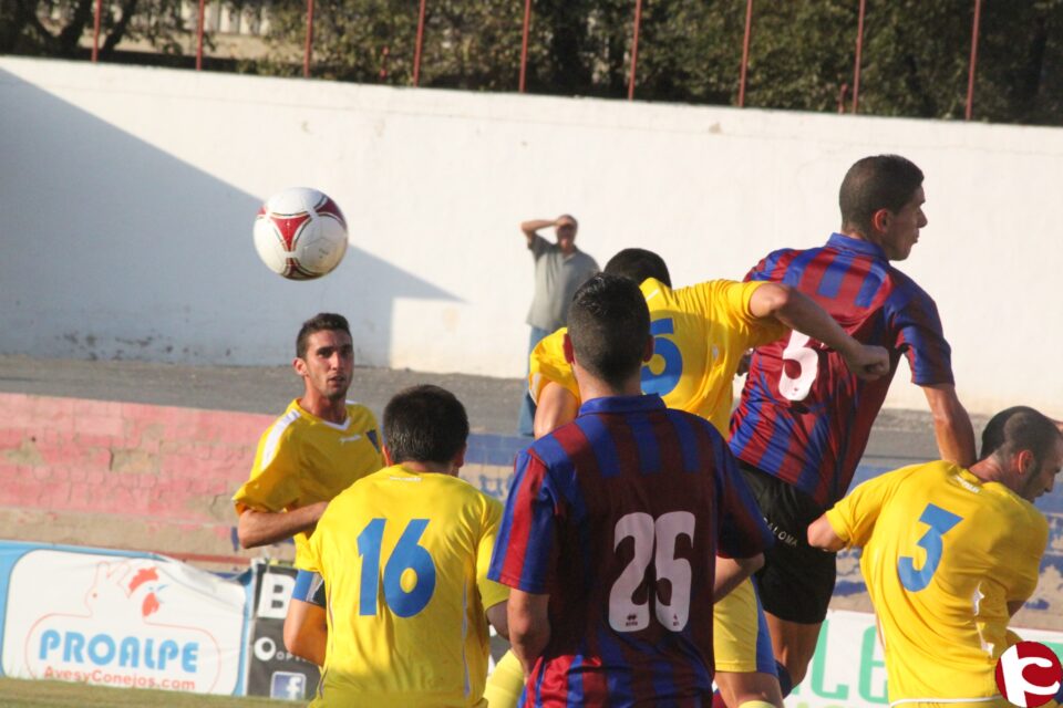 El Eldense tiene ante el Dénia la oportunidad de ganar y poner distancia con un rival directo