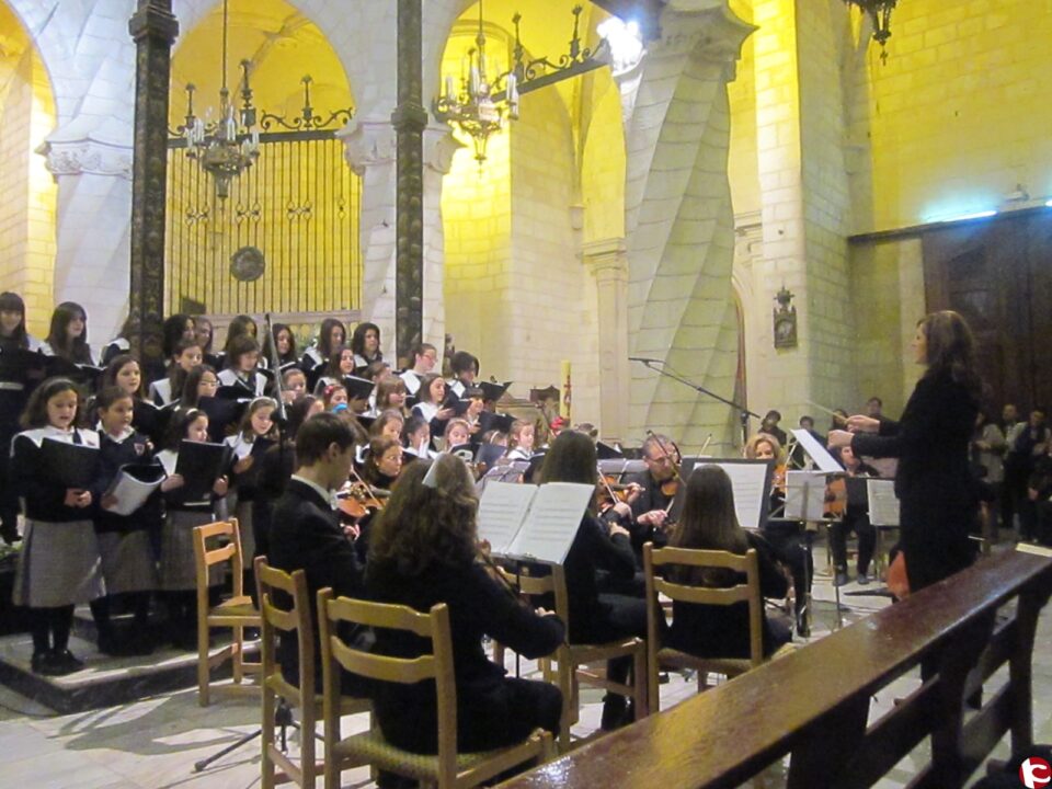 LA ORQUESTA DE CÁMARA DE LA SOCIEDAD MUSICAL RUPERTO CHAPÍ SE PRESENTA EN SOCIEDAD