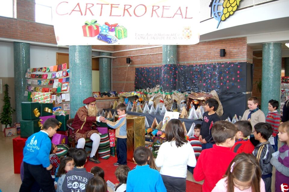 Papa Noel visita a los niños de Monforte
