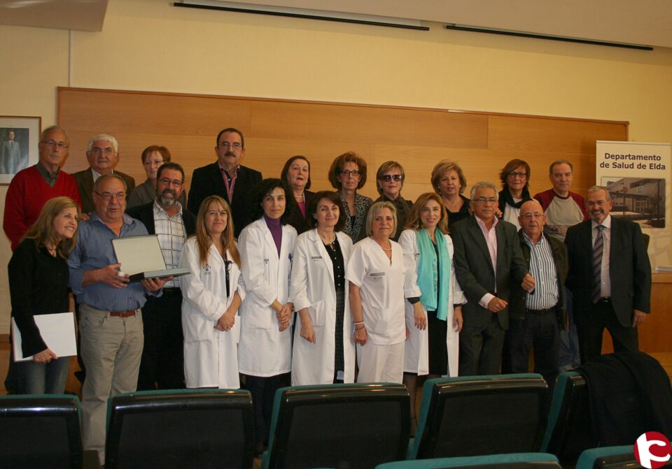 El Departamento de Salud de Elda rinde homenaje a los 22 trabajadores jubilados durante este año