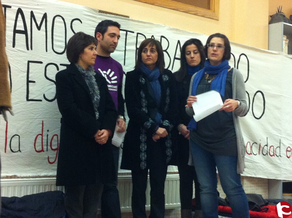 Protesta reivindicativa que estamos llevando a cabo en el Centro Ocupacional San Pascual de Ibi (Alicante)