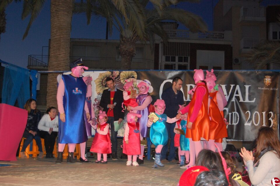 Monforte celebró el carnaval con originales y vistosos disfraces