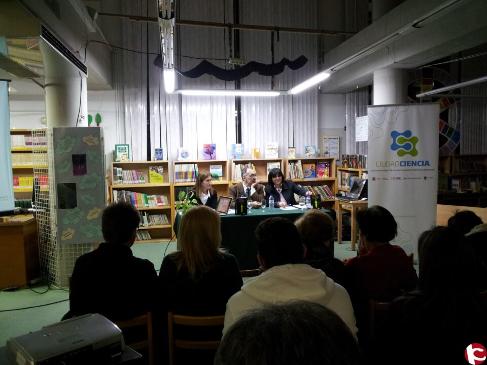 Villena acoge con éxito la primera actividad de Ciudad Ciencia sobre los avances de la química