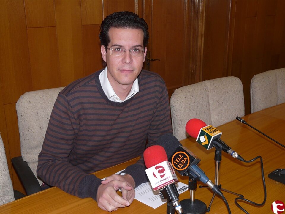 Alfaro pide un convenio con los abogados para asesoramiento sobre los desahucios y el cheque vivienda.