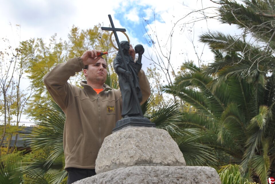 Ha sido respuesto la corona a la imagen de la patrona de Novelda