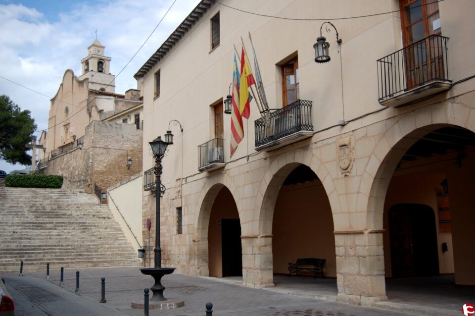 Monforte sustituirá las luminarias del Colegio Público Jorge Juan y el Consistorio