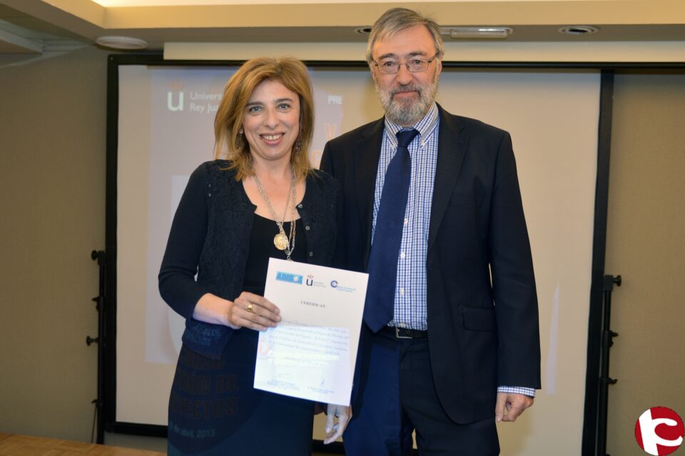 La gerente del Hospital de Elda consigue el segundo premio en el curso "Gestión de Proyectos" con un trabajo sobre la centralización en cirugía laparoscópica