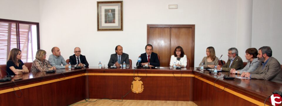 Una investigación de la UA permitirá utilizar restos de posidonia para crear zonas verdes en vertederos clausurados