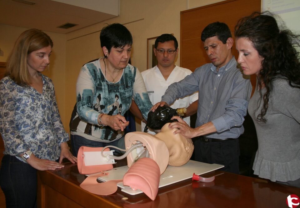 Urgencias del Hospital de Elda imparte un curso de actualización en RCP
