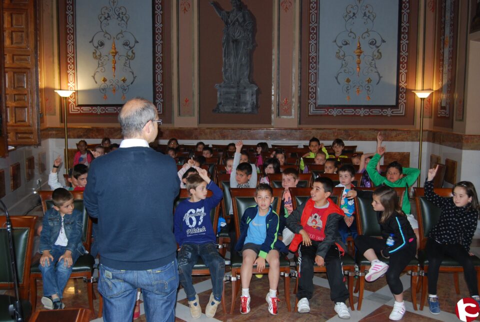 El colegio La Celada visita el Ayuntamiento de Villena