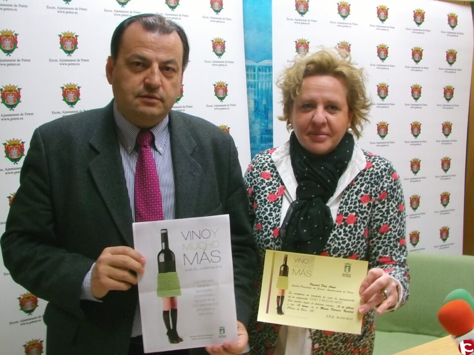 El "Observatorio de Publicidad No Sexista" de la Generalitat archiva la denuncia contra el cartel de la exposición "Vino y mucho más" al no considerarlo sexista