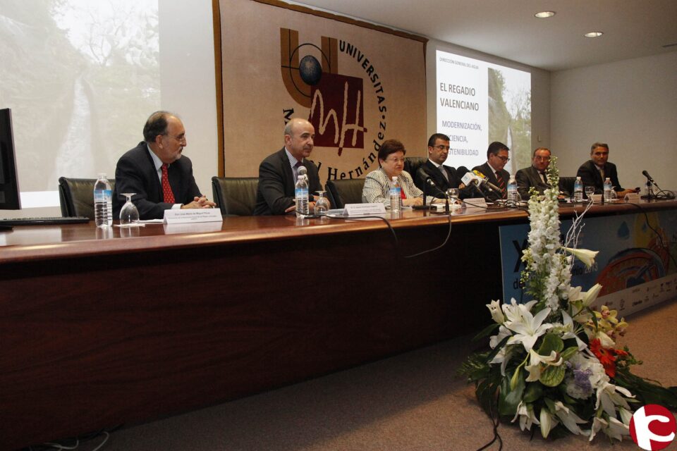 Luisa Pastor reivindica a la provincia de Alicante como ejemplo de ahorro y reutilización ante los regantes