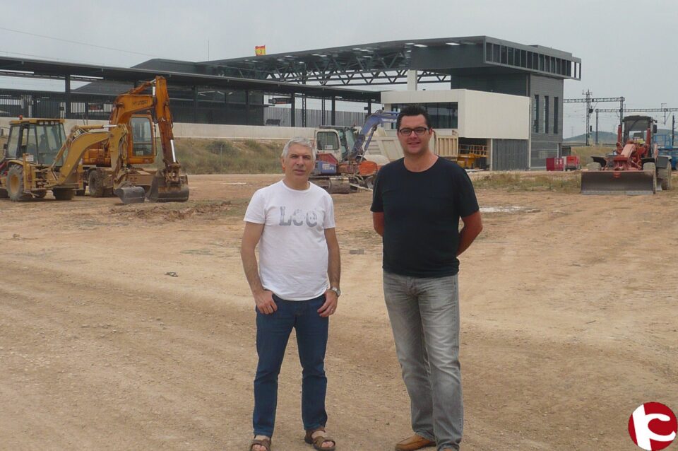 Los portavoces de UPyD en Elda y Novelda reclaman unos accesos dignos para el AVE en el Vinalopó