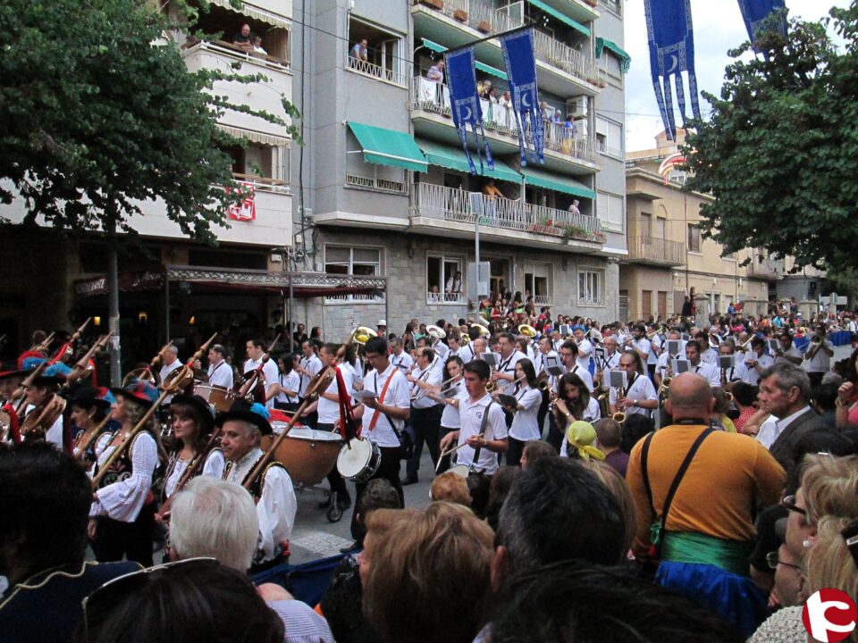 LA SOCIEDAD MUSICAL RUPERTO CHAPÍ PARTICIPA EN ELDA Y EN LAS FOGUERAS