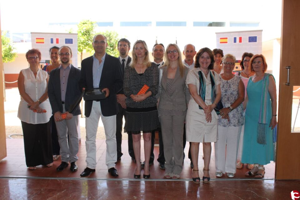 El Liceo Francés recibe la visita del rector de la Universidad de Alicante