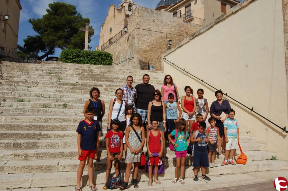 Visita de jóvenes del Centro de Día de Menores de Aspe