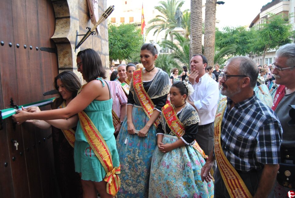 Inaugurado el castillo de embajadas de las fiestas de Moros y Cristianos en honor a Santa Mª Magdalena