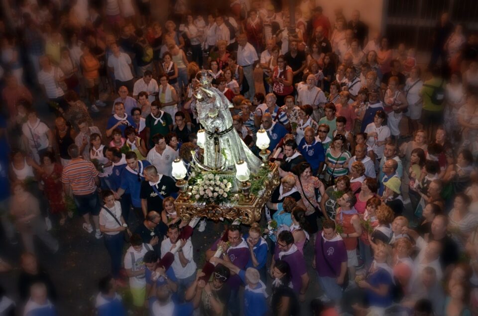 La Virgen de las Virtudes ya está en la Iglesia de Santiago. Romería 2013 retrasmitida por TV Intercomarcal