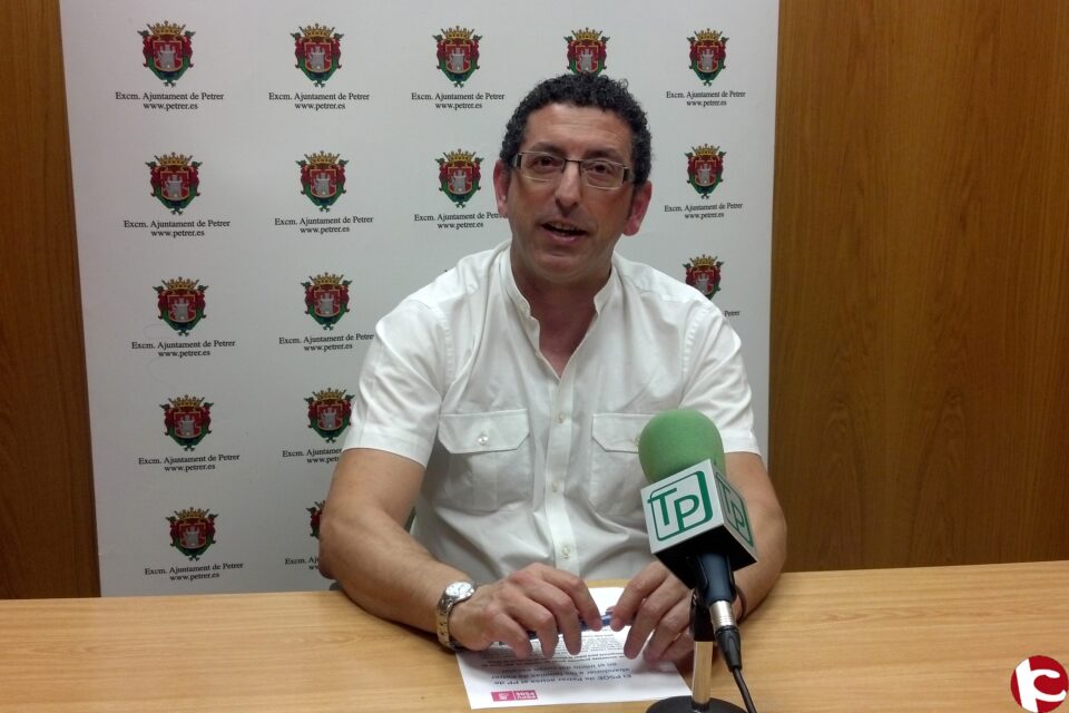 El PSOE de Petrer propone un plan de emergencia local para paliar la eliminación de las becas de libro