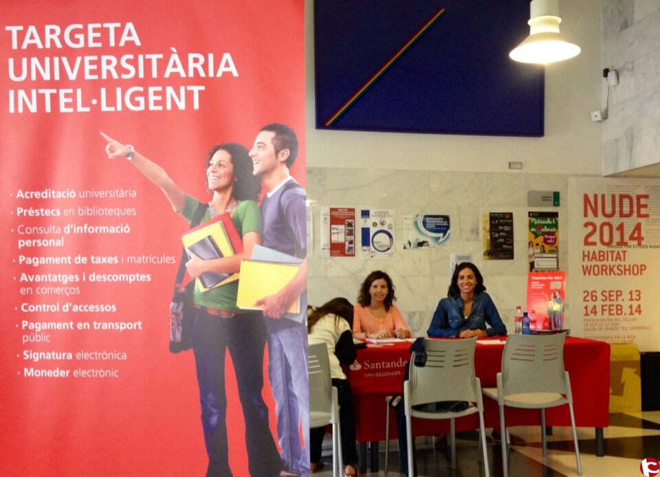 La UPV estrena nuevo diseño en sus acreditaciones