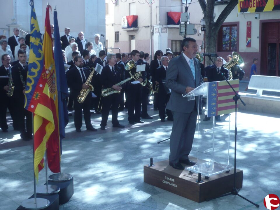 Petrer celebra las festividades de la Comunitat y de España con conciertos e himnos