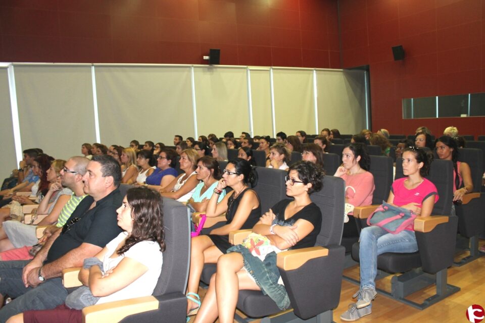 El Hospital del Vinalopó da la bienvenida a más de medio centenar de futuros técnicos sanitarios