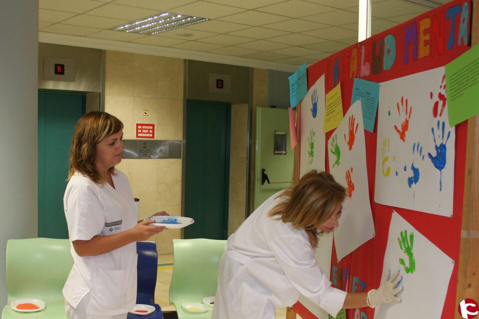 El Hospital de Elda celebra el Día de la Salud Mental con actividades para dar a conocer la enfermedad mental y acabar con el estigma
