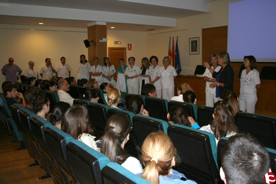 El Departamento de Elda recibe a 42 estudiantes de Auxiliar de Enfermería